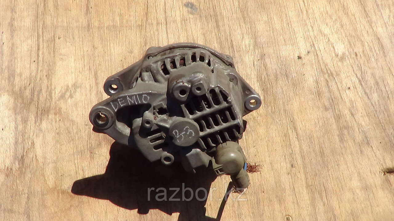 Генератор Mazda Demio 1996-2002 № Z599 E