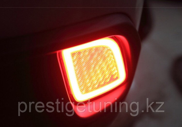 Задние LED вставки в бампер на Toyota Highlander 2014-17