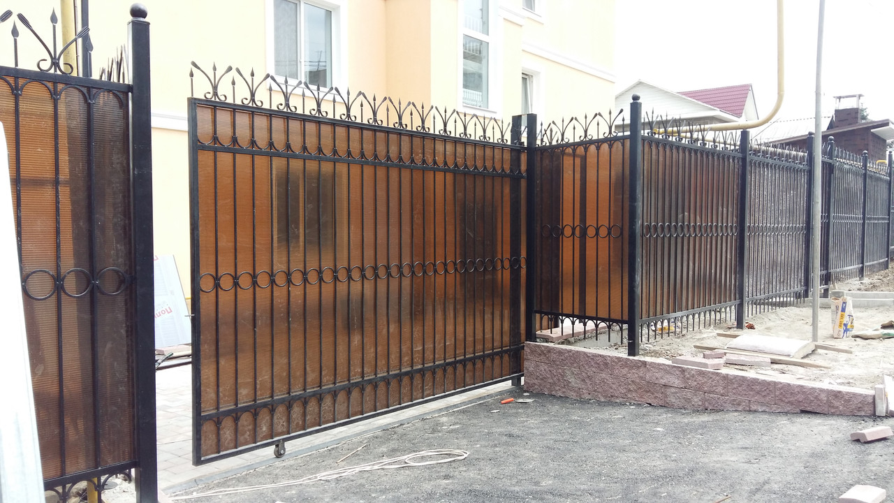 Забор кованный с поликарбонатом - фото 2 - id-p44579560