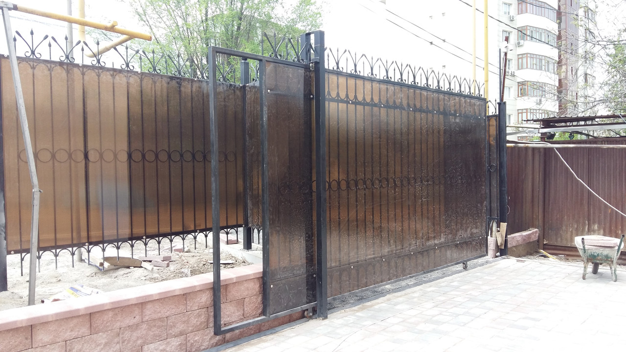 Забор кованный с поликарбонатом - фото 3 - id-p44579560
