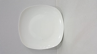 Тарелка квадратная угубленная (23 см)