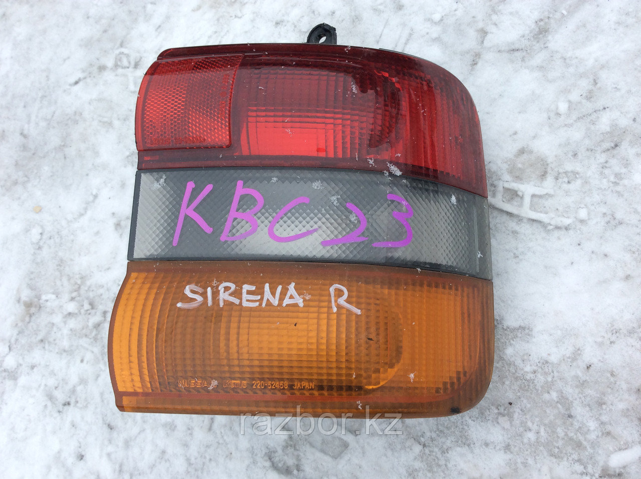 Фонарь задний правый Nissan Serena 1991-1999