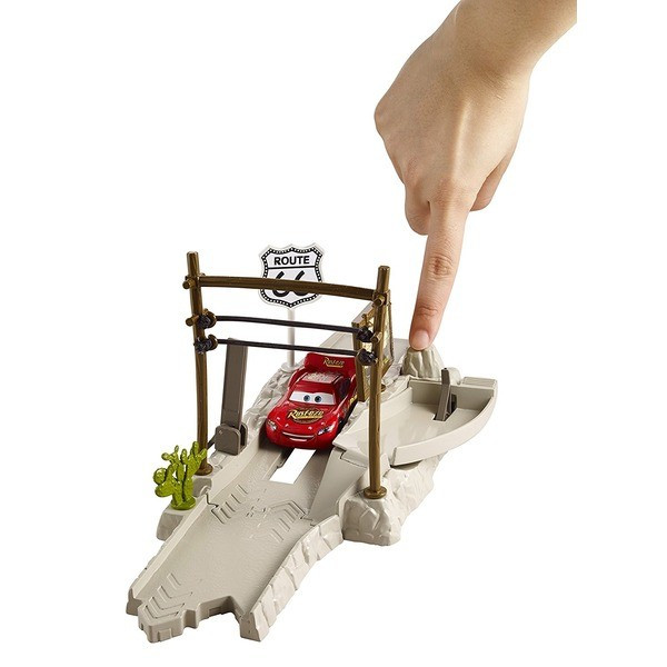 MATTEL: ТАЧКИ. УБЕЖИЩЕ НА ДОРОГЕ