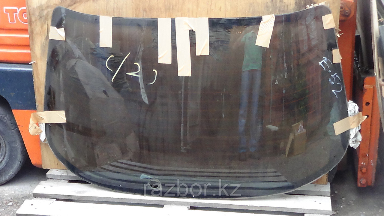 Заднее стекло Mitsubishi Galant (E52)