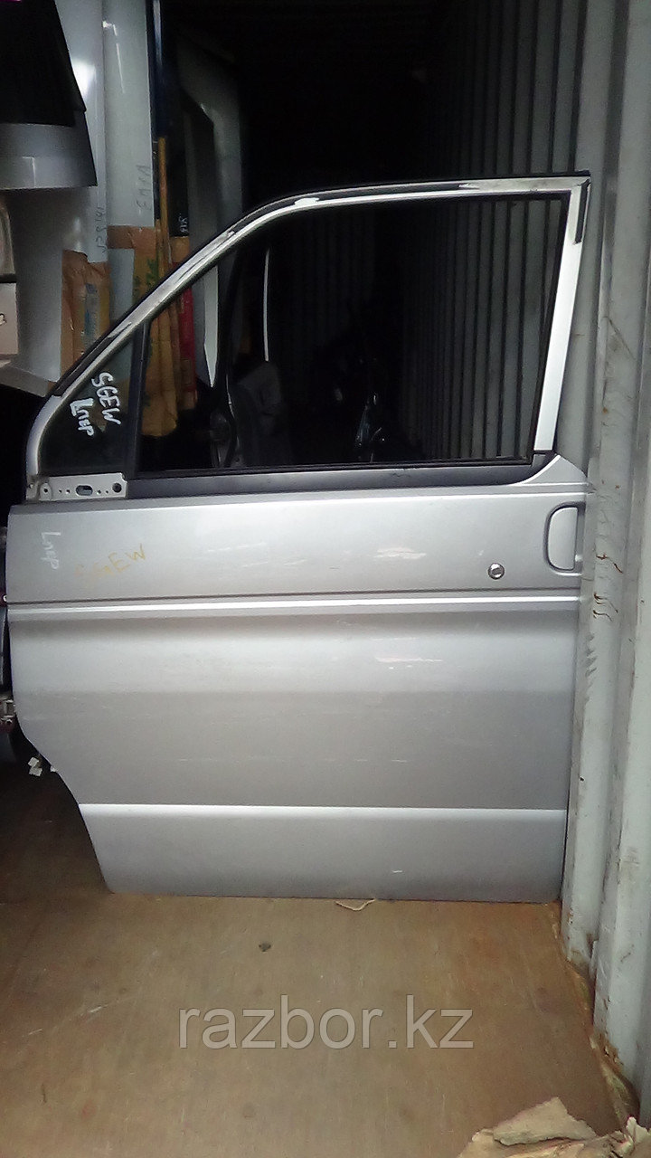 Дверь левая передняя Mazda Bongo Friendie - фото 1 - id-p45395652