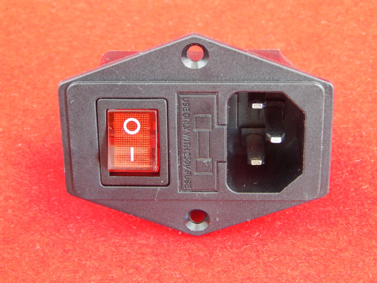 Евровилка сетевая с выключателем и предохранителем - фото 1 - id-p45435366