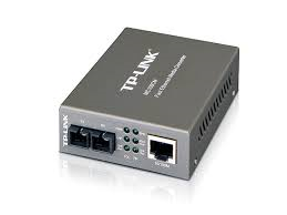 Поддержка стандартов 802.3u 10/100Base-TX, 100Base-FX, функции Link Fault Passthrough и Far End Fault минимизи - фото 1 - id-p44802953