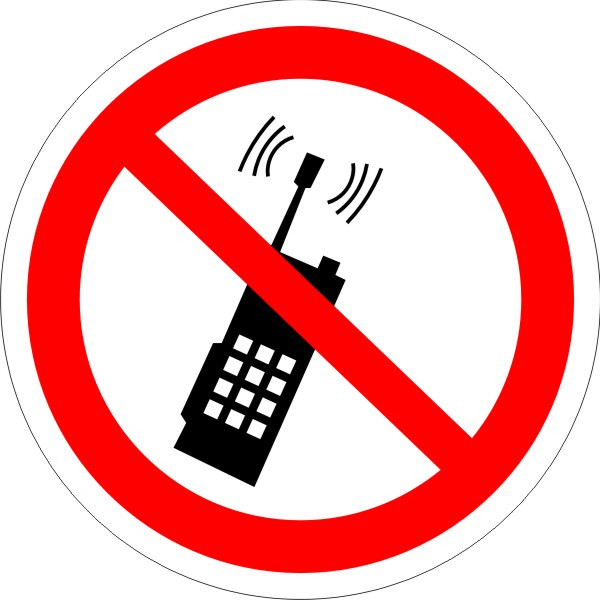  Знак "Запрещается пользоваться мобильным телефоном или переносной рацией" 