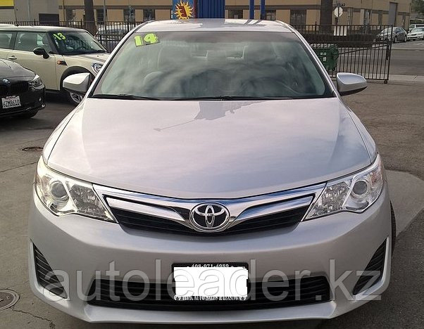 Решетка радиатора Camry 50 USA