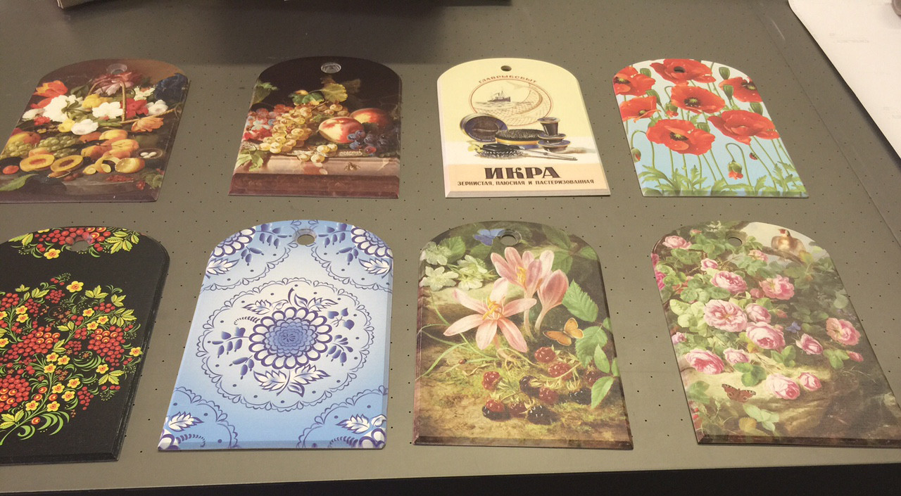 Цветная печать на дереве.