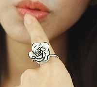 Кольцо "Манящая роза"