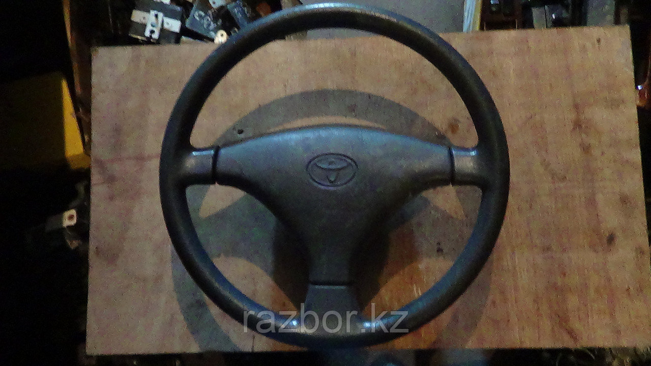 Рулевое колесо Toyota Camry