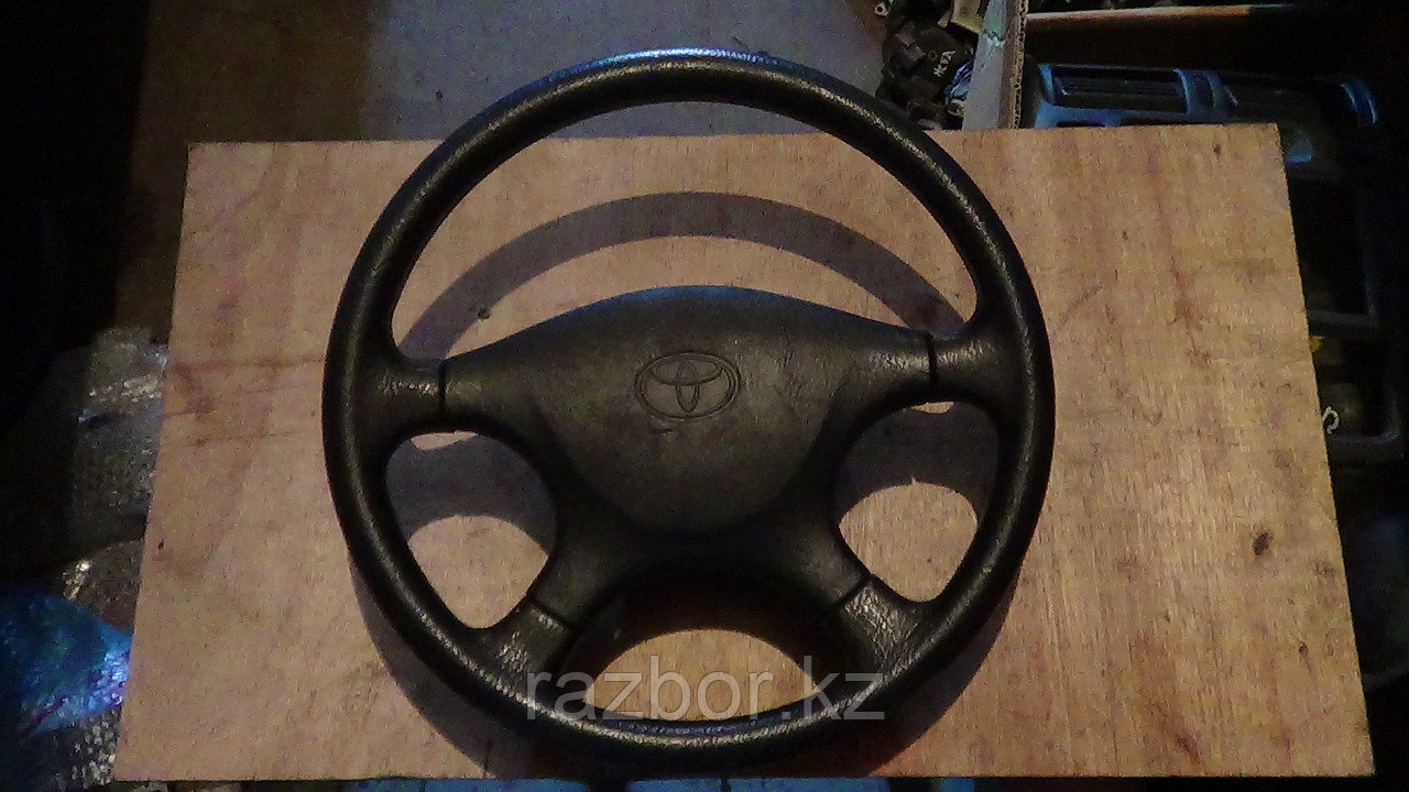 Рулевое колесо Toyota Corona