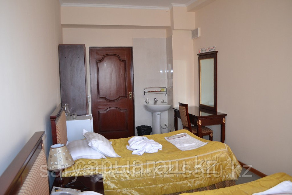 Тина Канделаки, тележүргізуші, порно фотосуреттер