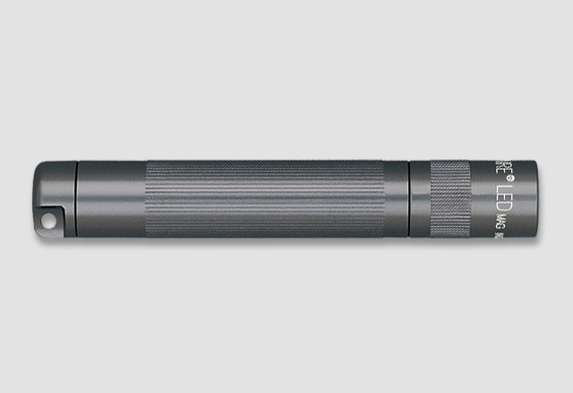 Фонарь Maglite Solitaire LED 1xAAA (37 Lum)(с 1-й батарейкой)(серый)(в пластиковом футляре) R34632 - фото 1 - id-p46144193