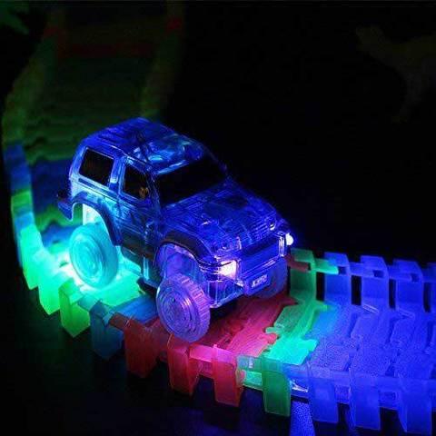 Конструктор с гнущейся трассой и светящейся машинкой Magic Track (150 деталей с мостом) - фото 4 - id-p46164181