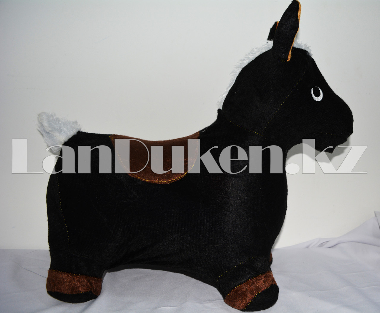 Орыс порносы: қызы анасының жыныстық қатынасқа түскенін ұстап алды Үйдегі порно ірі планмен трах