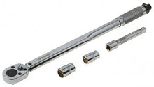 Ключ динамометр ЗУБР "ЭКСПЕРТ" 1/2",42-210Нм в наборе с торцовыми головками 17, 19 мм и удлинителем 125мм