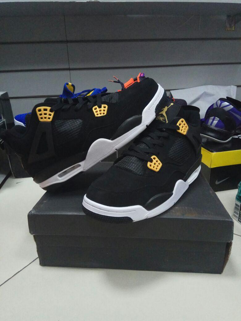 Баскетбольные кроссовки Nike Air Jordan 4 Retro черные