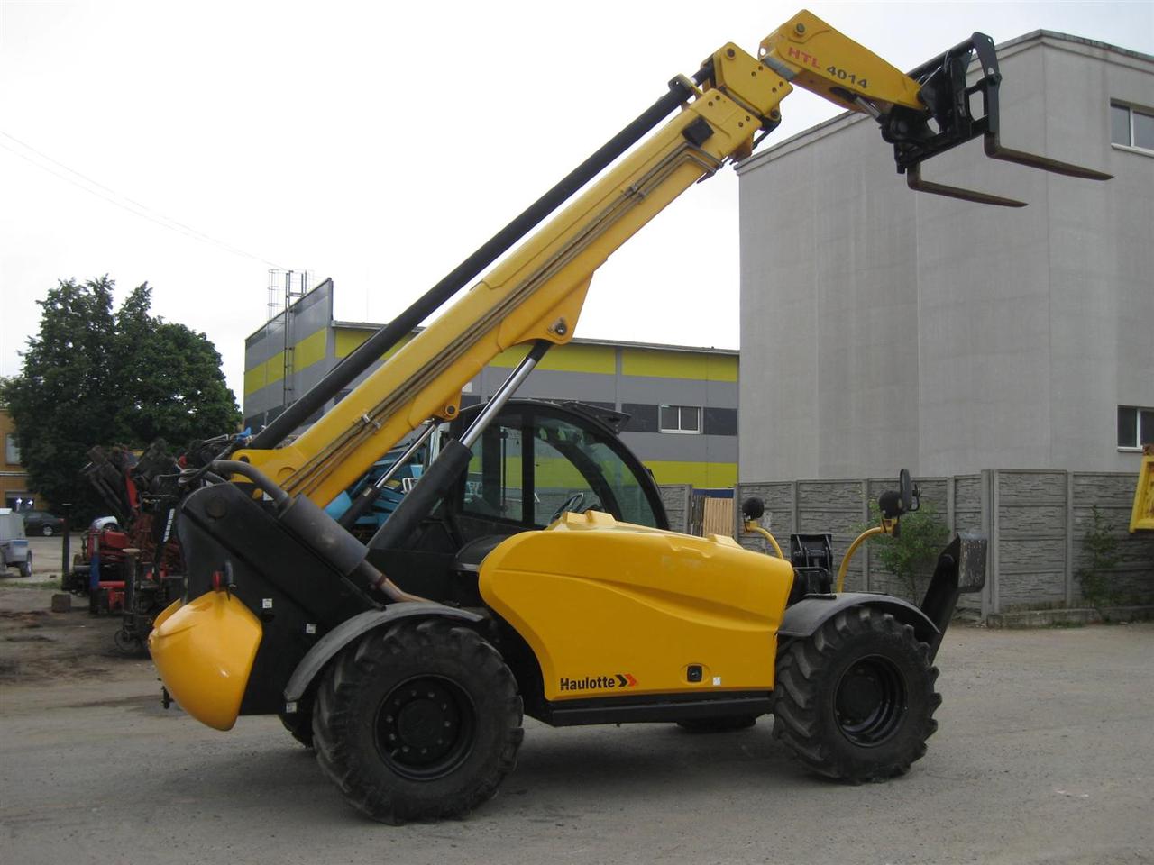 Б/у Телескопический погрузчик Haulotte HTL4014