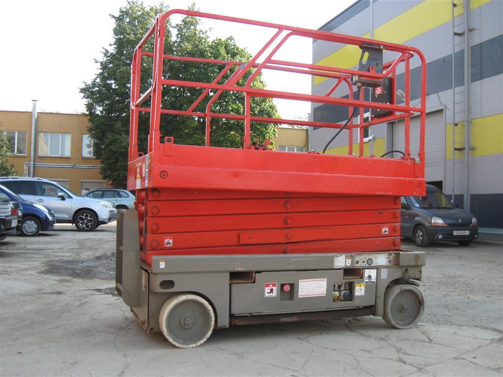 Б/у Самоходный ножничный электрический подъемник Compact 12