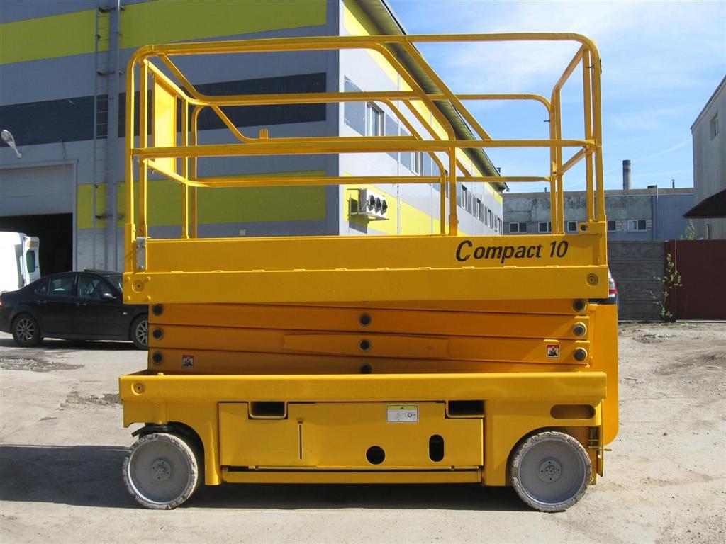 Б/у самоходный ножничный электрический подъемник Compact 10