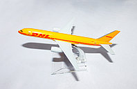 Самолет-сувенир, "DHL"