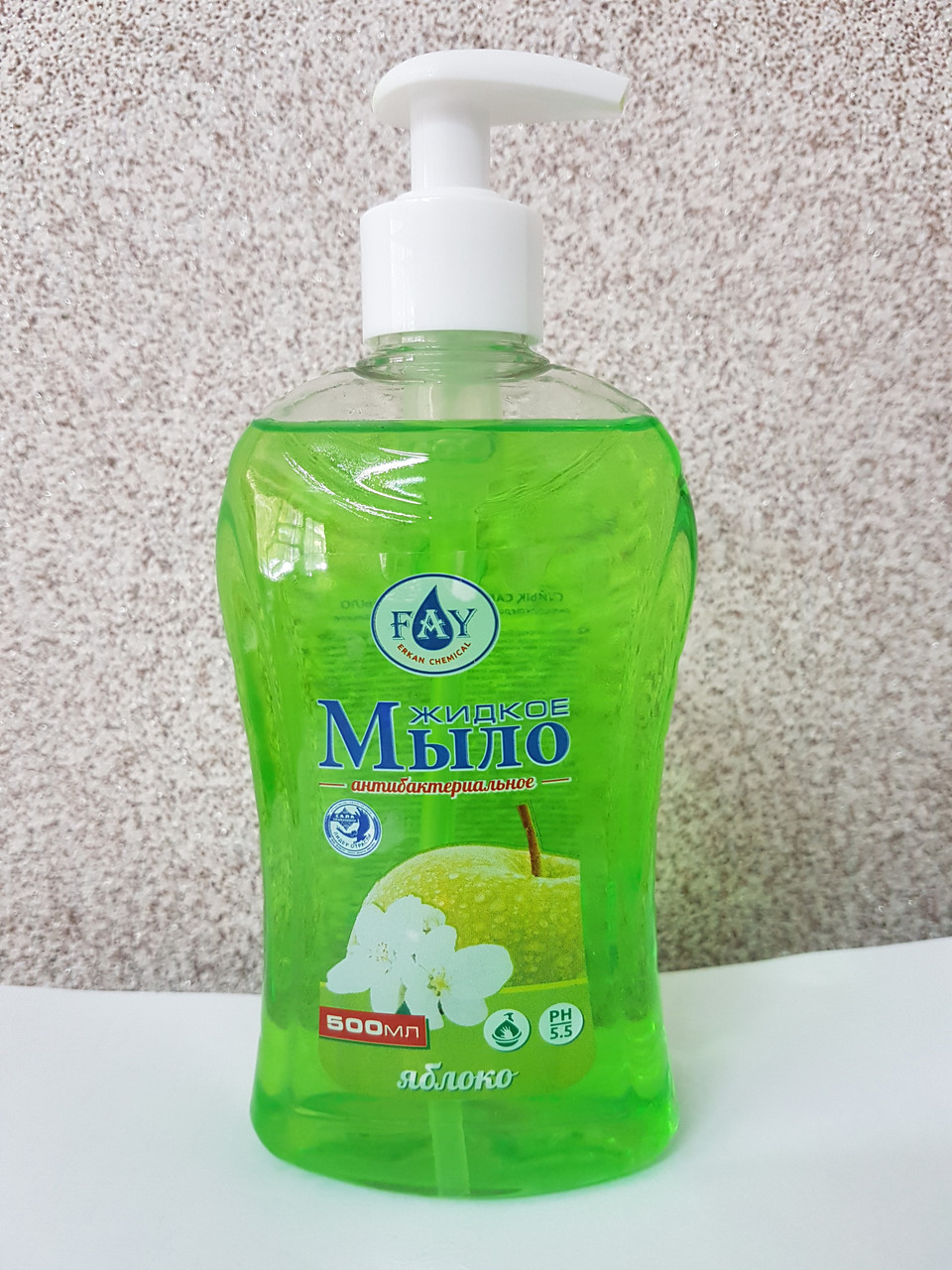 Жидкое мыло для рук FAY, яблоко, 500 мл., с дозатором.