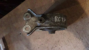 Подушка под двигатель Mitsubishi Legnum