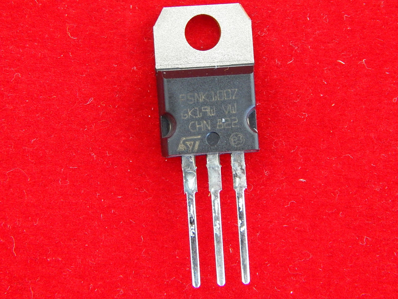 STP5NK100Z, Силовой МОП-транзистор 3.5 А, 1 кВ