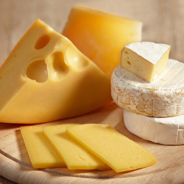 Производство сыра и молочных продуктов.