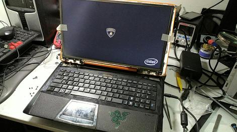 Замена матрицы на достаточно редком нынче ноутбуке Asus VX7 Lamborghini. 