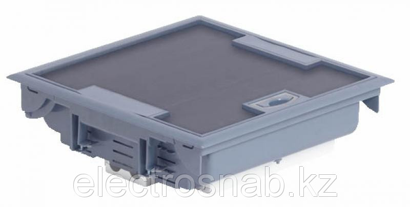 Напольная коробка (лючок) Legrand 18 модулей - фото 1 - id-p3058349