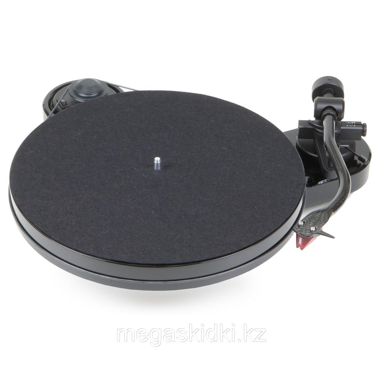 Виниловый проигрыватель Pro-Ject RPM1 Carbon 2M Red черный лак