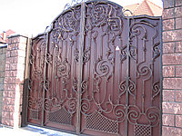 Ворота металлические с коваными элементами
