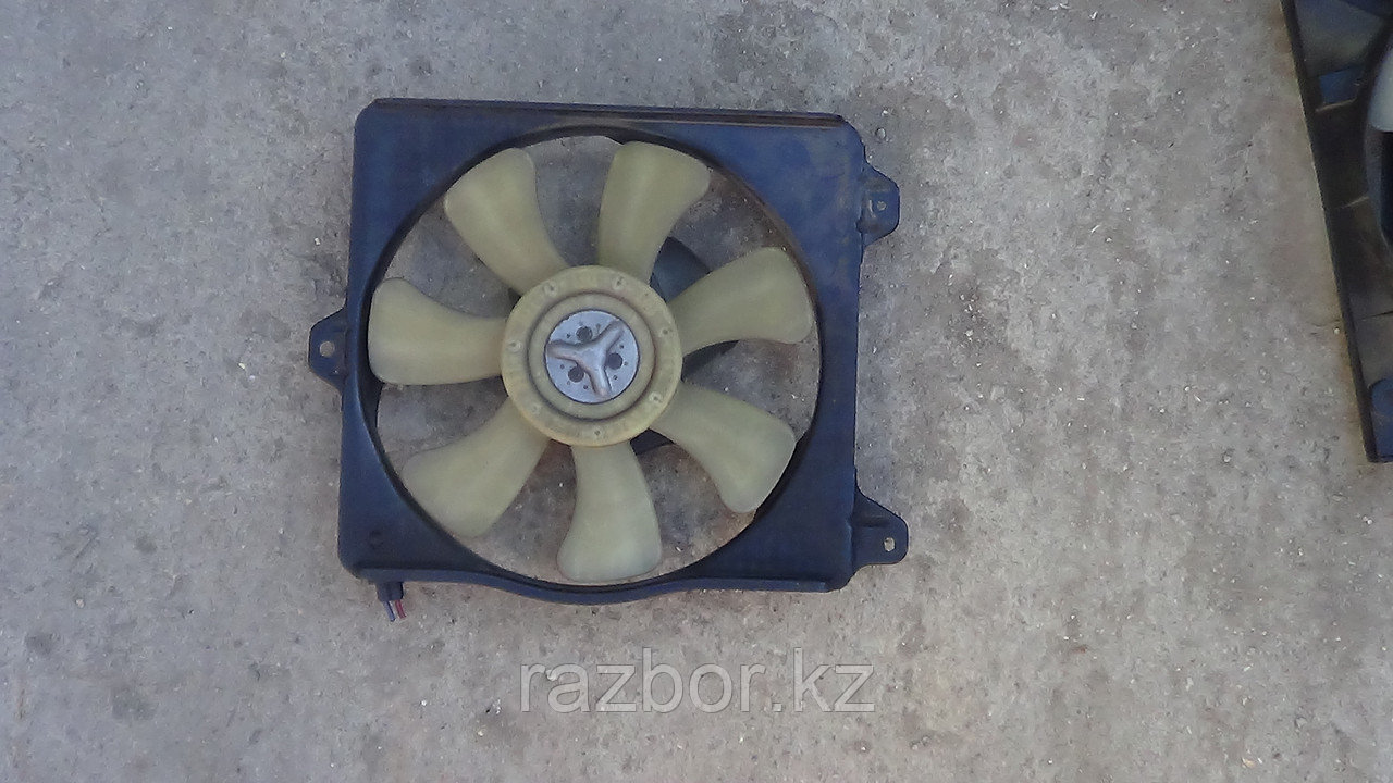 Вентилятор радиатора Toyota Raum правый - фото 1 - id-p47096717