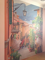 Изображение на кухне наклеено, можно любоваться красотой.