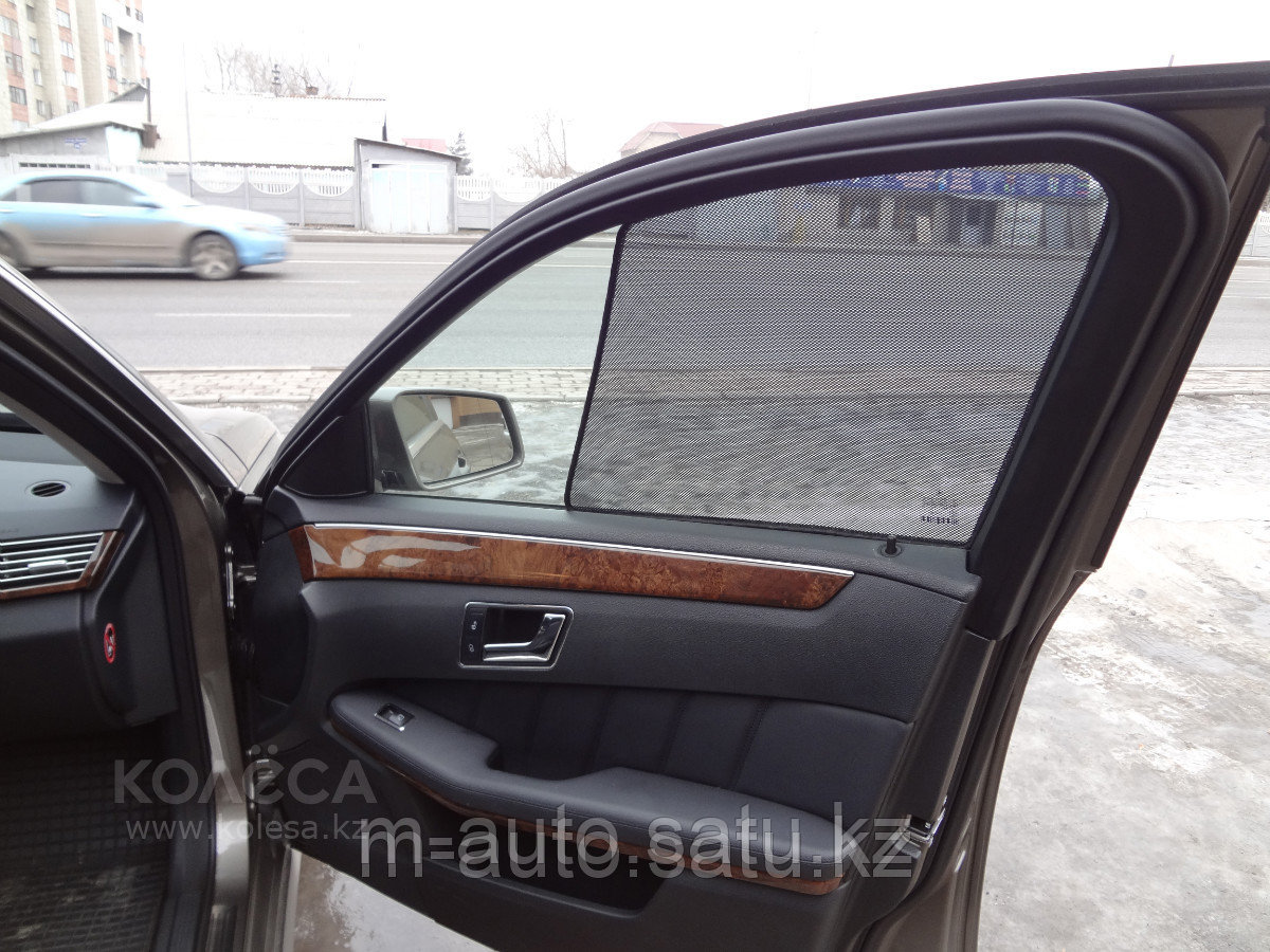 Автомобильные шторки на Lexus LX 570 - фото 3 - id-p3092529