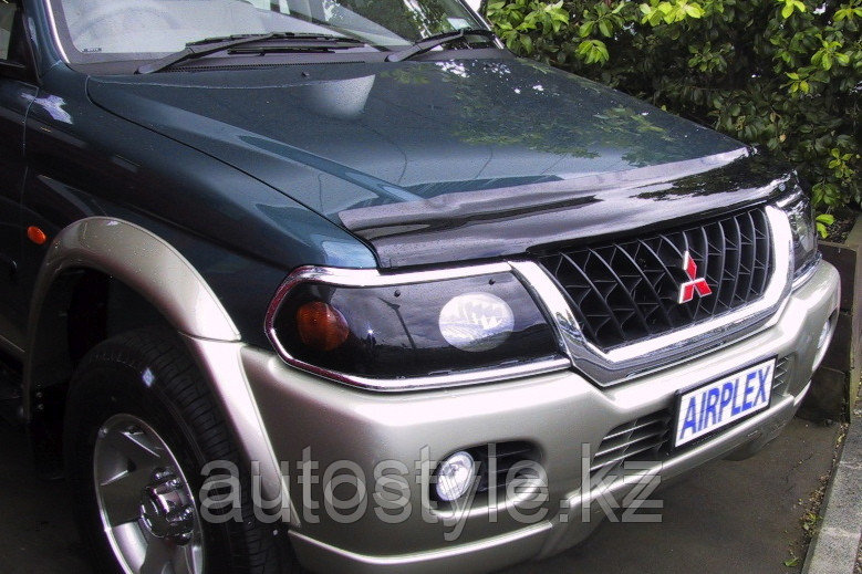 Дефлектор капота Mitsubishi Pajero Sport 1996-2008 AirPlex