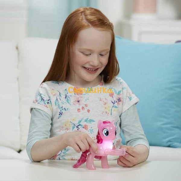 Hasbro My Little Pony C0720 Май Литл Пони "Мерцание" интерактивная Пинки Пай в ассортименте