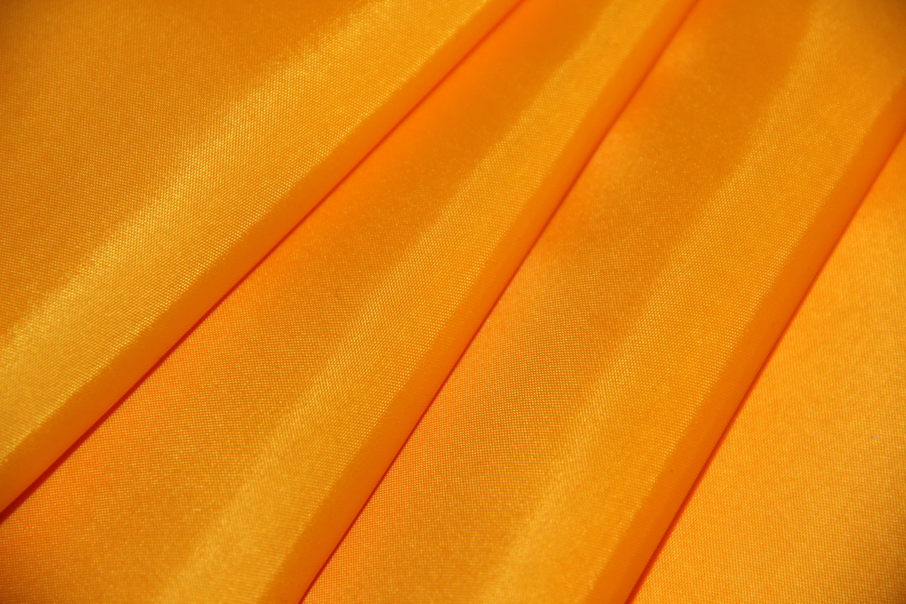 Тентовая ткань 650 гр. желтый (2,5м х 50м)
