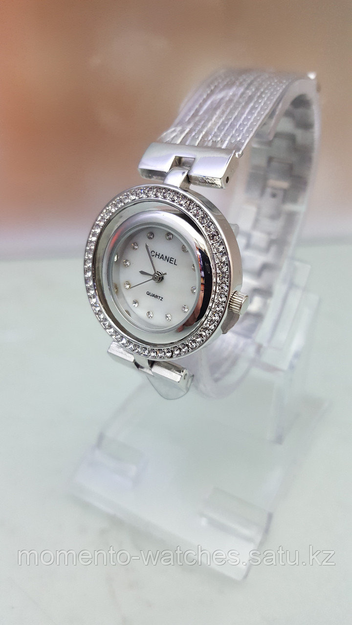 Женские часы Chanel