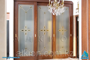 Раздвижные двери с витражами с фьюзинг-декорами