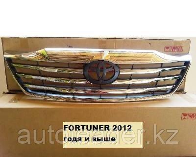 Решетка радиатора Toyota Fortuner 2011-2014