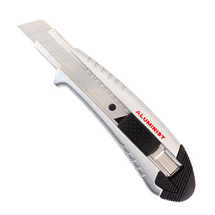 Tajima нож 25мм. Алюминиевый со встроенной обоймой