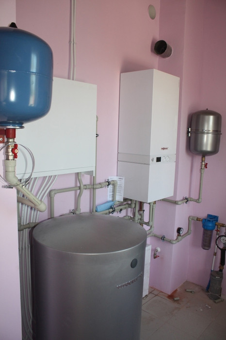 водонагреватель viessmann vitocell 100. бойлер sunsystem sn 400. бойлер косвенного нагрева плоский 150л. бойлер viessmann vitocell 100. бойлер стаут 200 литров напольный обвязка.