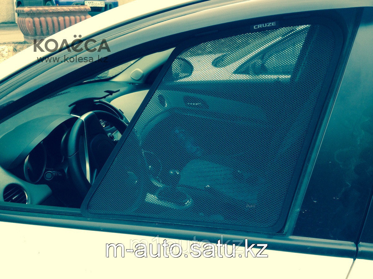 Автомобильные шторки на Honda CR-V 2008-2014 - фото 2 - id-p3196555