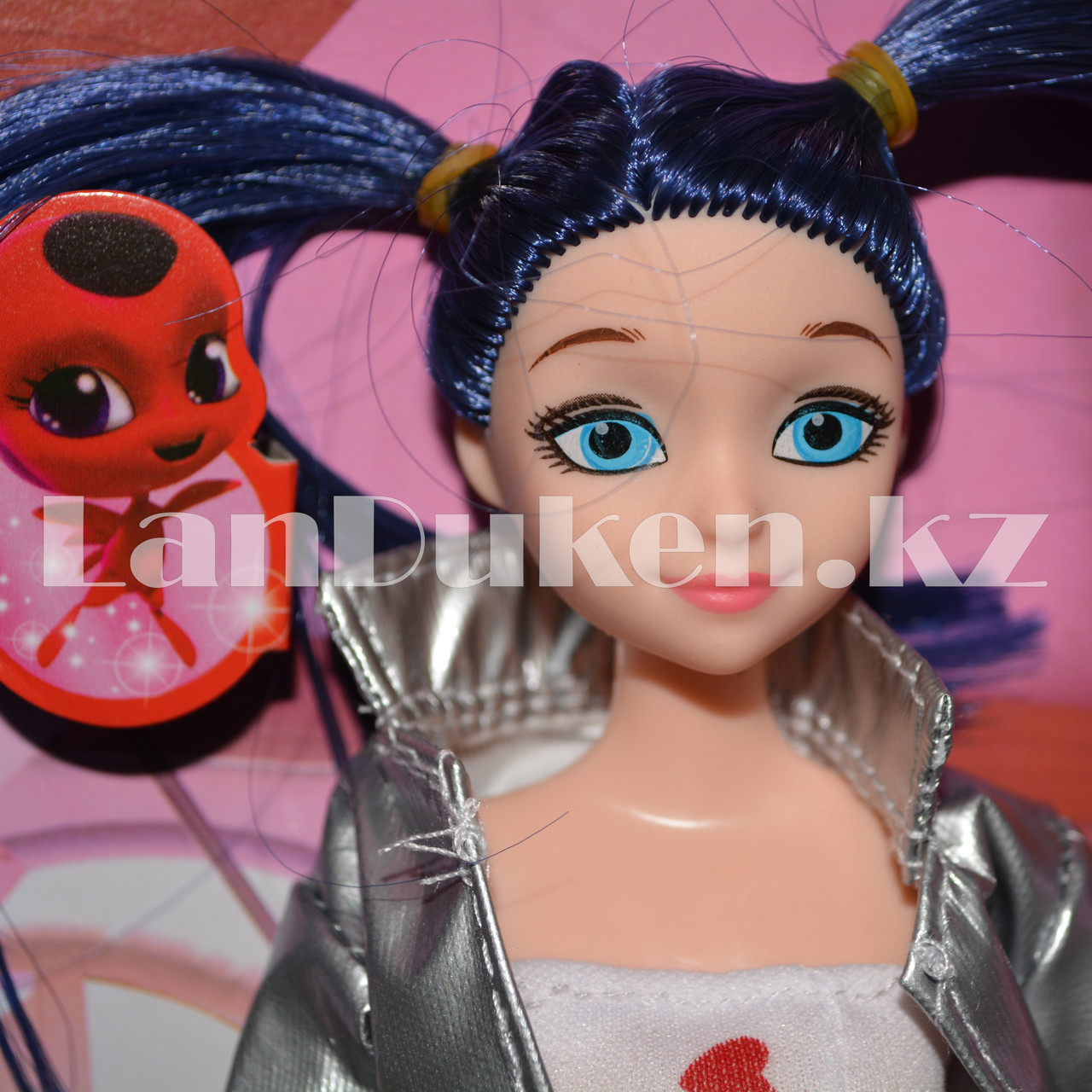 Детская кукла Маринетт (Леди Баг) в сером пиджаке с аксессуарами h=29 см - фото 3 - id-p48900071