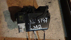 Дверной замок левый задний Toyota Aristo