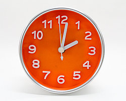 Часы-будильник круглые, оранжевые, 10 см